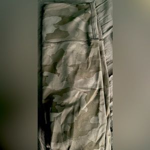 Lululemon grey camo align leggings